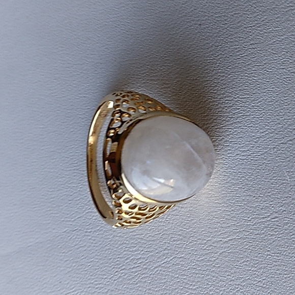 YG Moonstone Ring - Picture 8 of 9